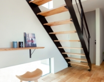 施工事例のスライド 階段の写真